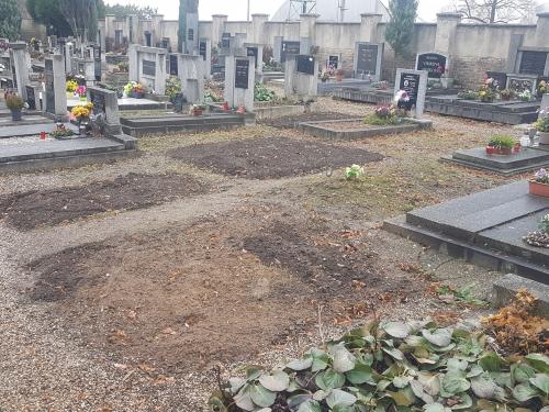 hřbitov - likvidace hrobů